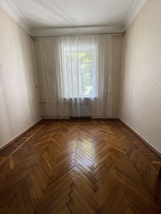 Продаж 2кімнатна квартира  Герасима Кондратьева, сталінка