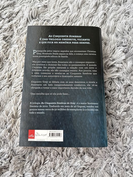 Livro as Cinquenta Sombras Mais Negras II