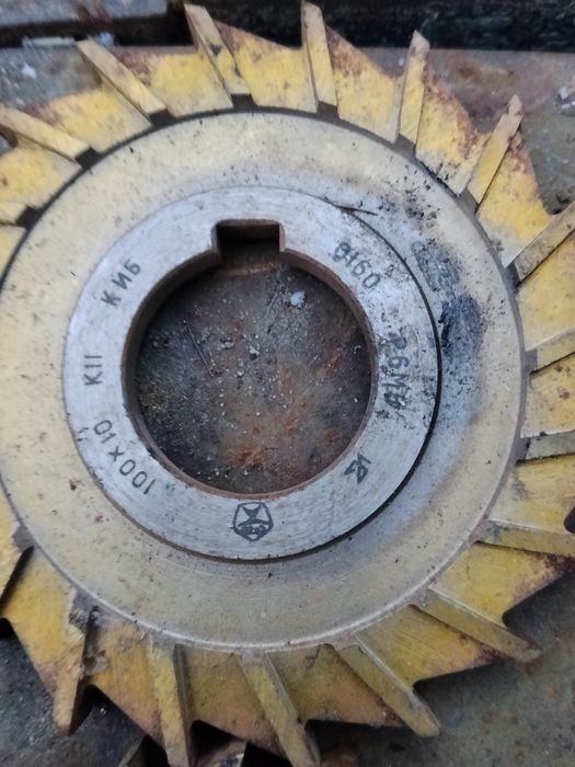 Продаю фрези по дереву