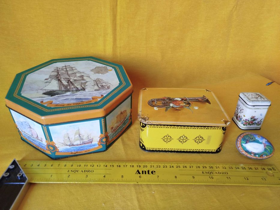 Latas Antigas de Bolachas e Bombons - Conjunto de 18 Latas