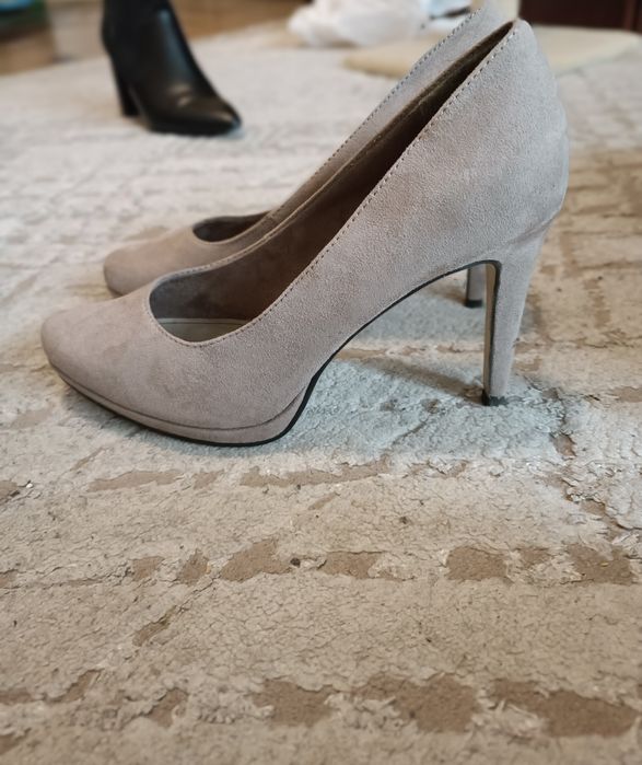 Модні бежеві туфлі!