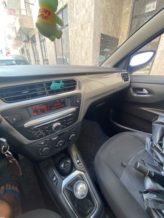 Vendo carro Citroen C-Elysee 1.6  HDI  170.000 km  2013 ano em ótimo estado  Negociável