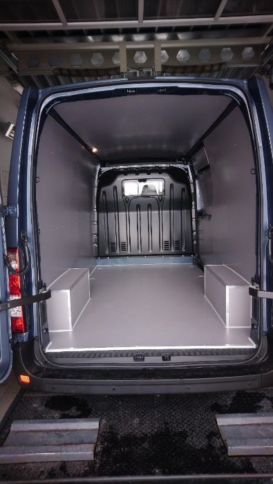 Renault Master L2H2 Zabezpieczenie ładunku w aucie dostawczym