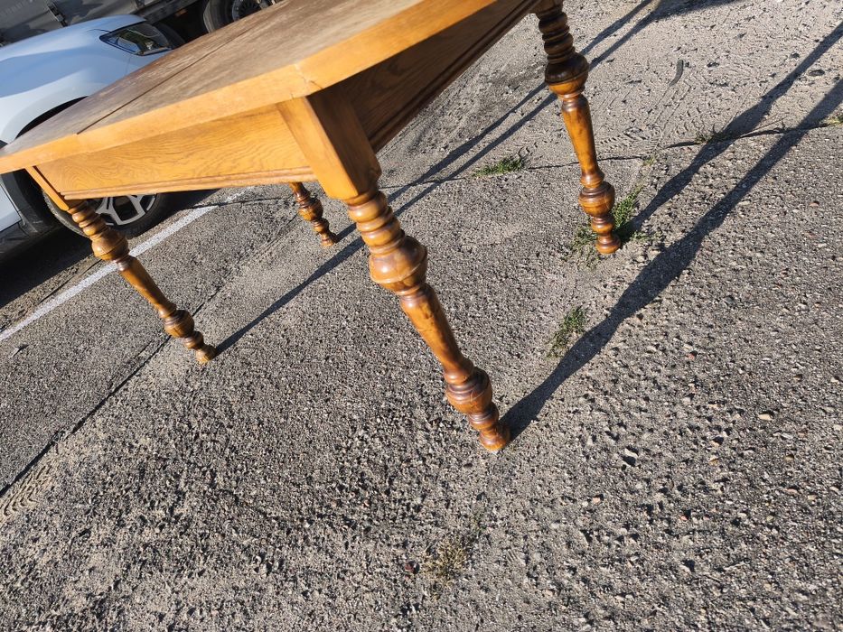 Zestaw stół plus 5 krzeseł