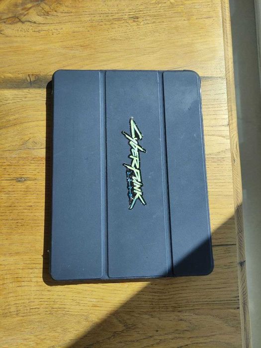 iPad 8 gen. 10,2" 32 GB Wi-Fi + etui