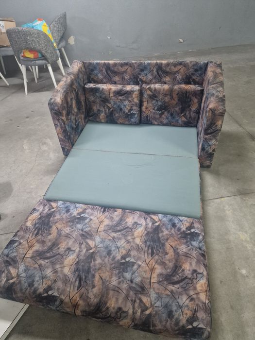 Sofá cama de criança praticamente novo