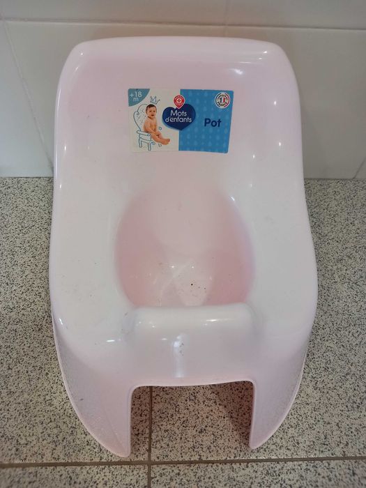 Pote para xixi criança