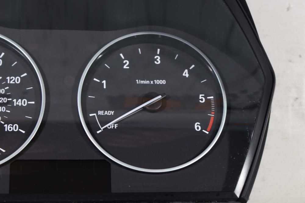Quadrante / painel de instrumentos BMW 1 (F21)