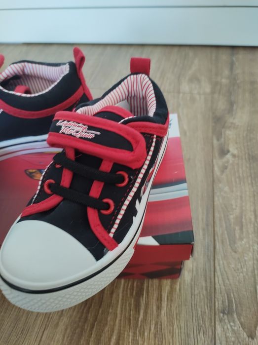 Trampeczki cars rozm 25