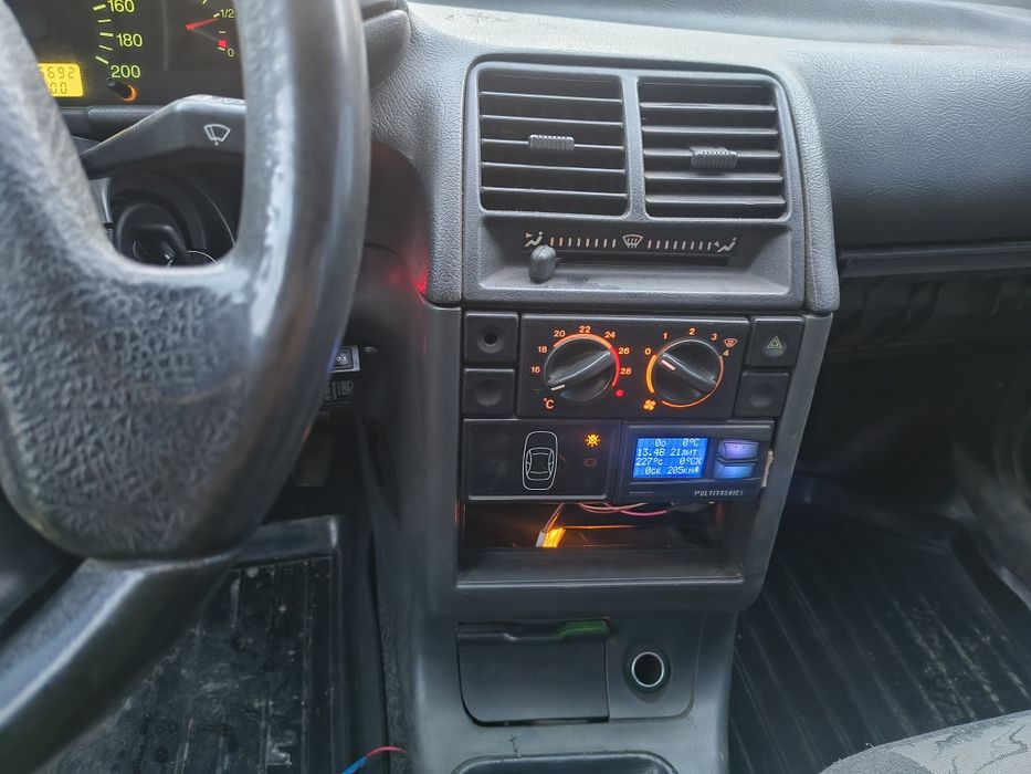 Автомобиль ваз 2112 , 1,6 16кл.