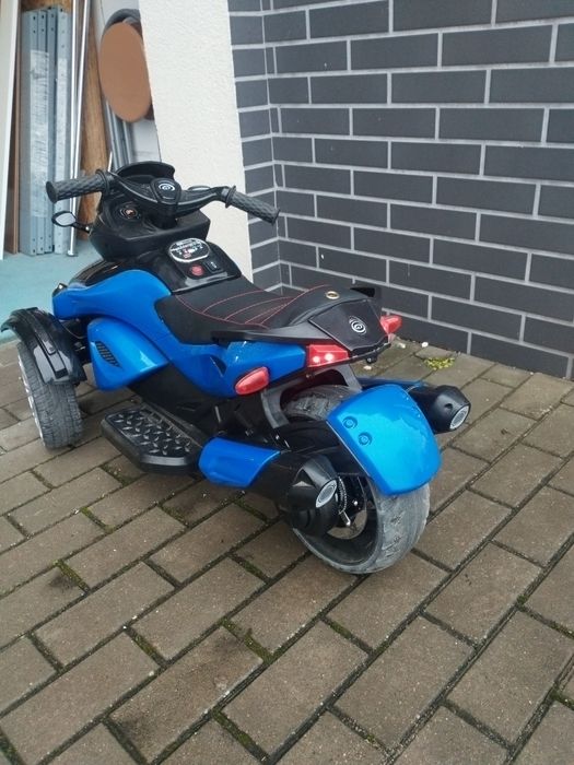 Motor elektryczny