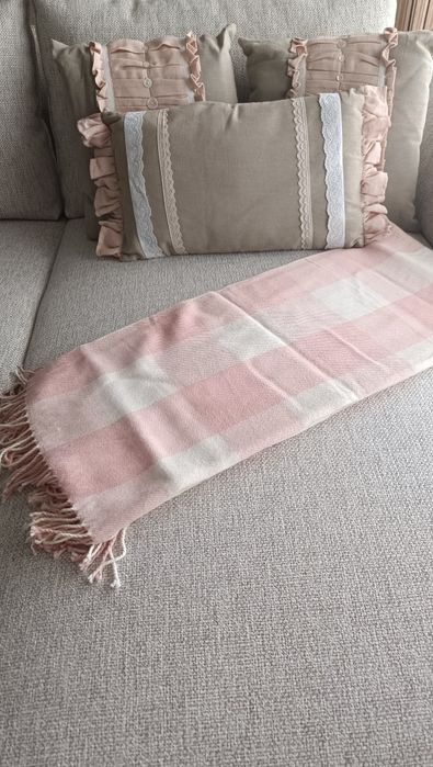 Conjunto de três almofadas com coberta