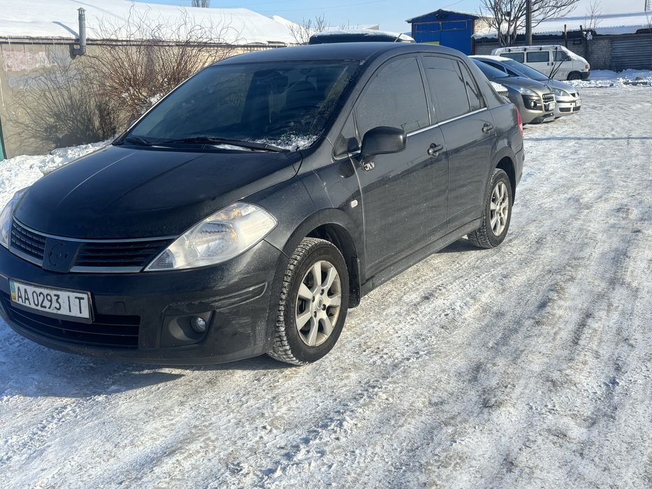 Nissan TIIDA 1.6 AT