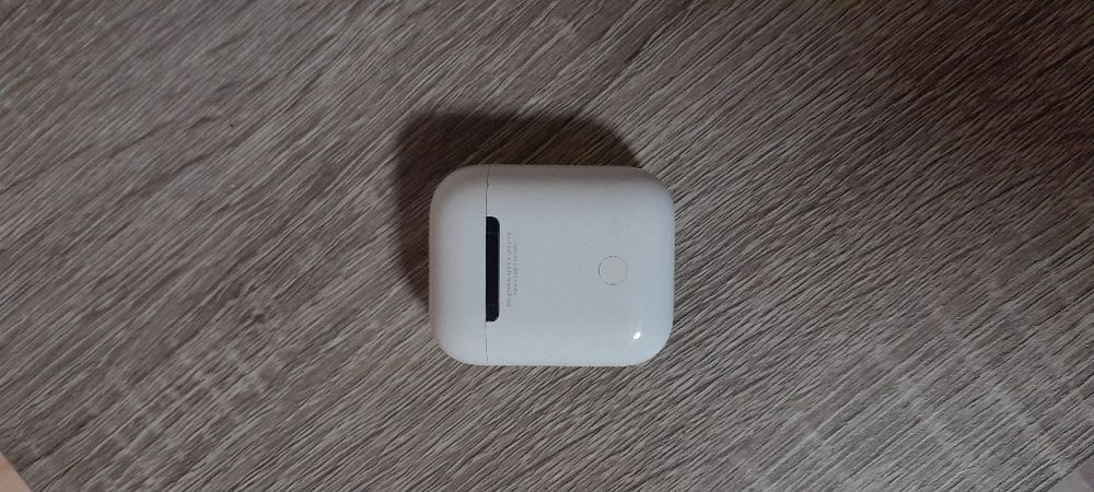Оригінальний зарядний кейс Apple AirPods  2 (A1602) + Чохол у подарун
