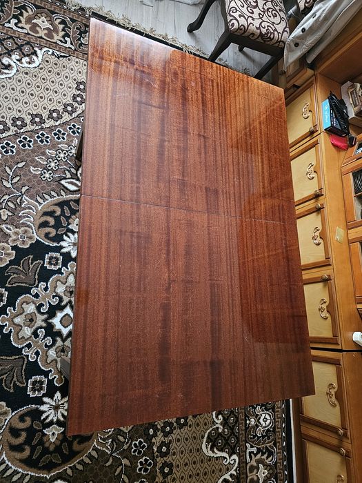 Стіл гостинний / Розкладний