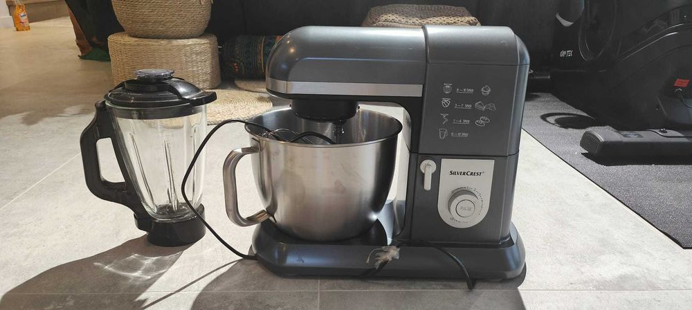 Robot planetarny Silvecrest z blenderem