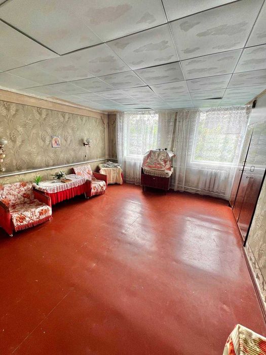 Продається ВИДОВИЙ 2-х поверховий будинок з двома гаражами,