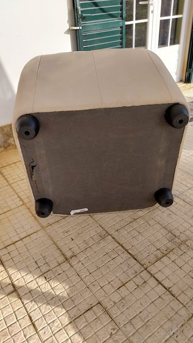 Poltrona Divani & Divani em pele creme