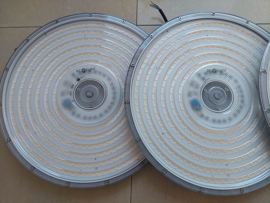 Nowe 4 lampy ledowe