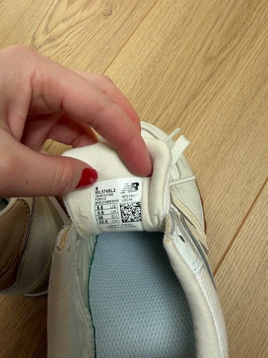 Сірі з білим кросівки New Balance 36 розміру