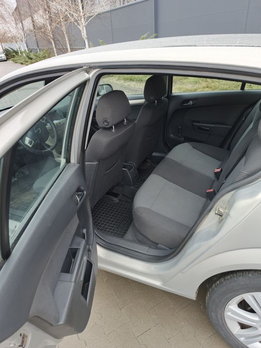 Автомобіль Opel Astra H