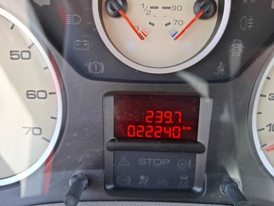 Citroen Jumpy 2.0-120cv NACIONAL 22.240 KM Reais 9 Lugares