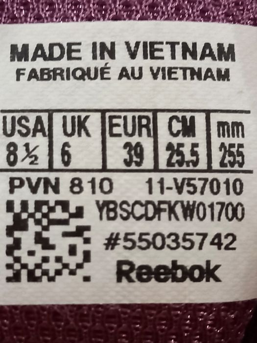 Новые кроссовки на девочку Reebok размер 39.