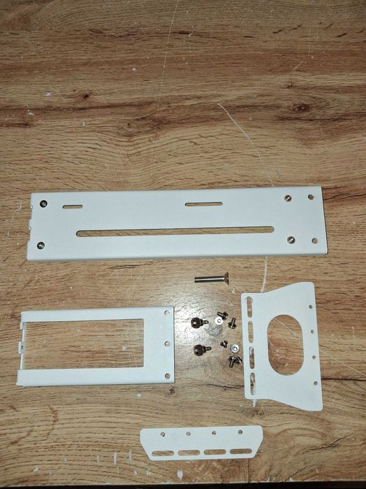 uchwyt pionowy na karte graficzna