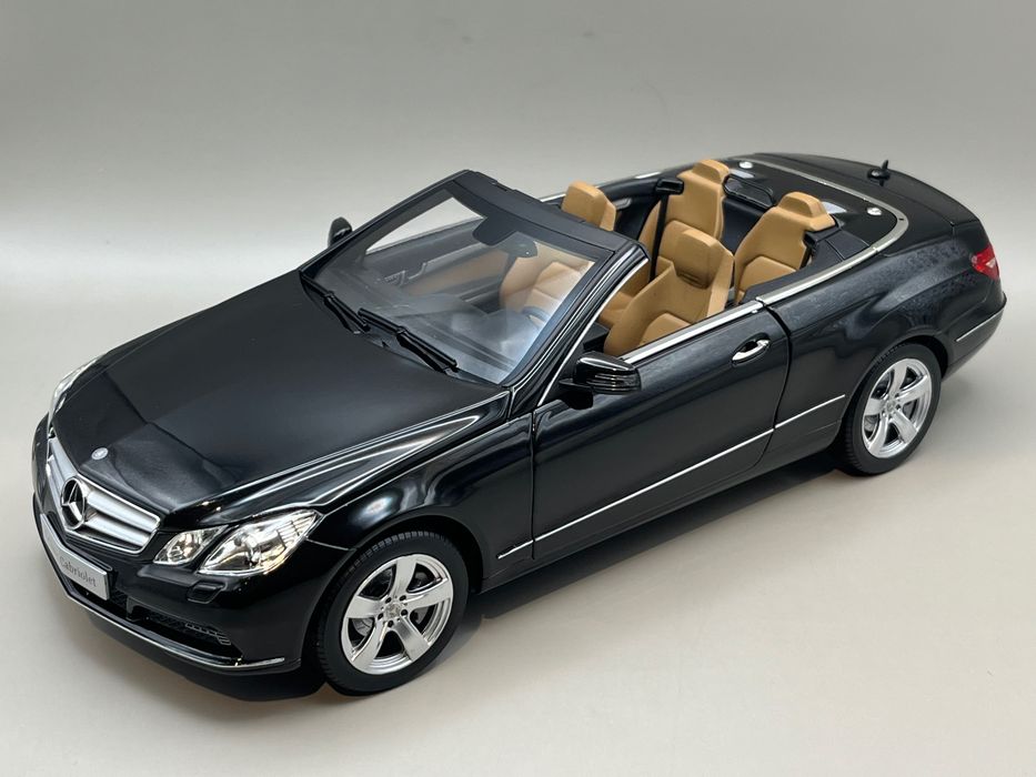Model 1:18 Mercedes-Benz A212 E350