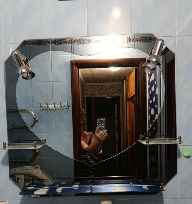 Дзеркало в ванну кімнату з підсвіткою