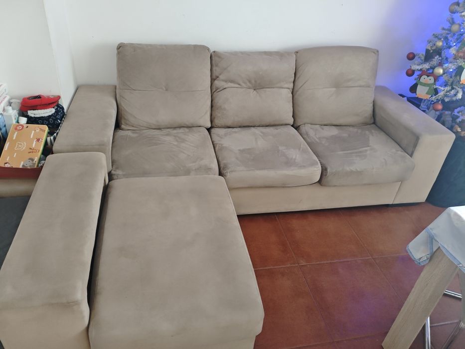 Sofá com chaise amovível
