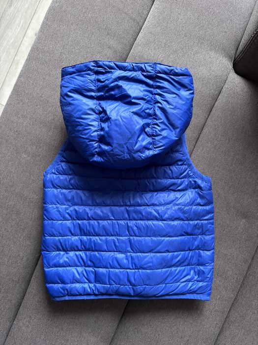 Hugo boss фірмова двостороння пухова жилетка на хлопчика 3 р 94 см