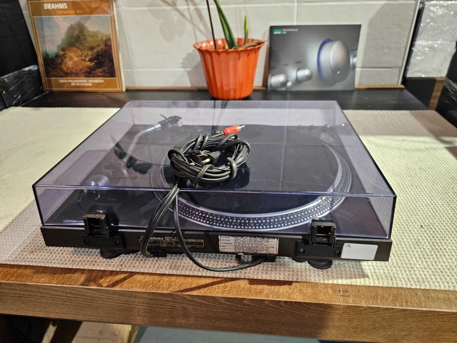 Програвач Technics SL-1710