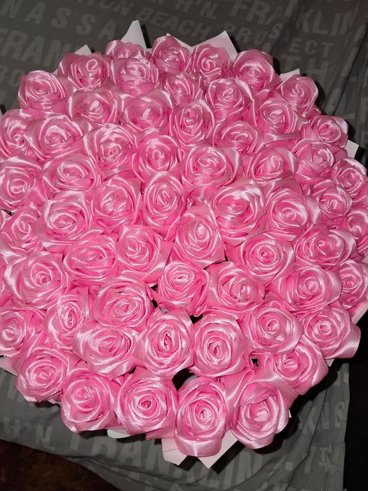 Квіти із атласної стрічки