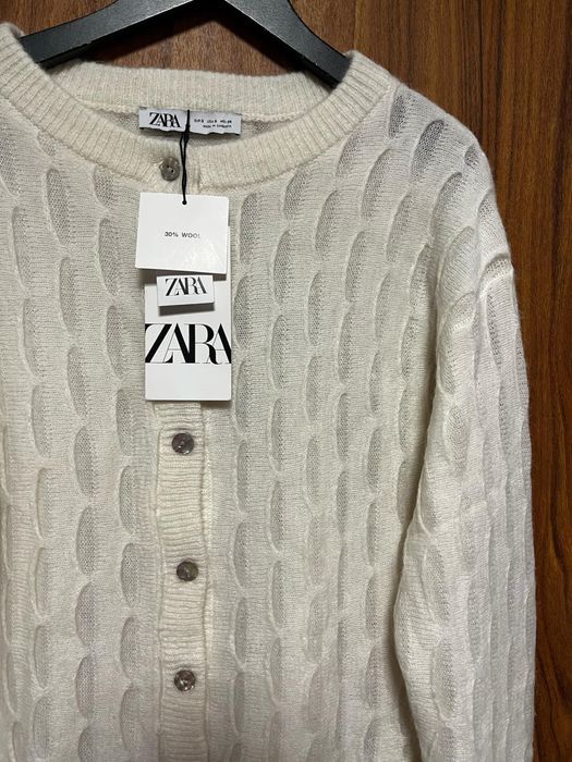 Nowy wełniany sweter Zara