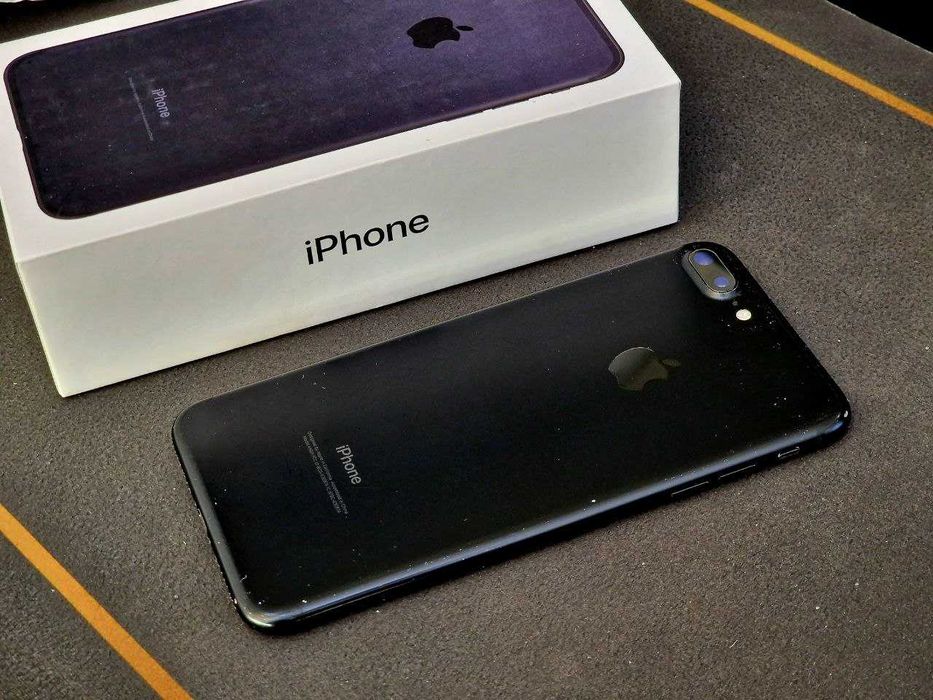 Продам iPhone 7 Plus 256 ГБ - у відмінному стані