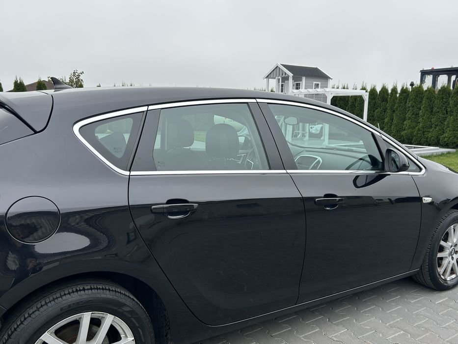 Opel Astra J Turbo 2010r.