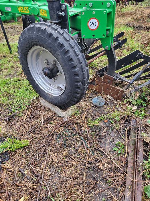 Плуг  трьохкорпусний ПНВБ 3-40+