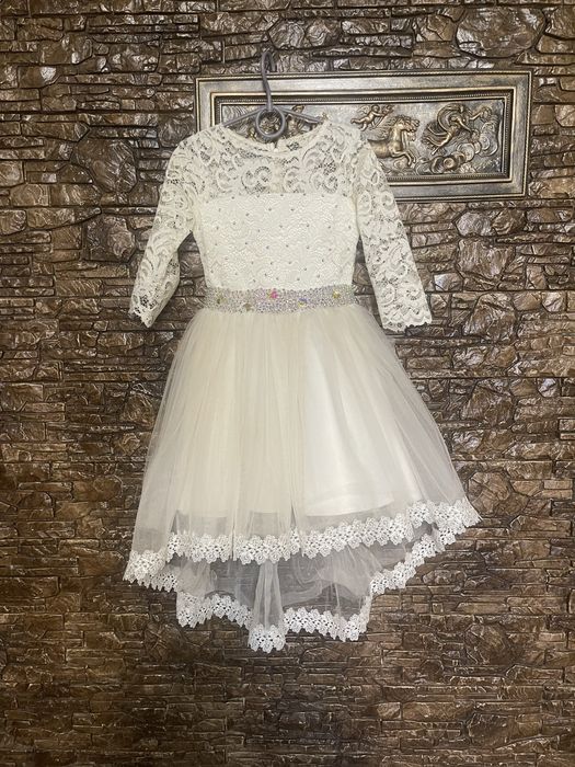 Платье нарядное, на выпускной в садик