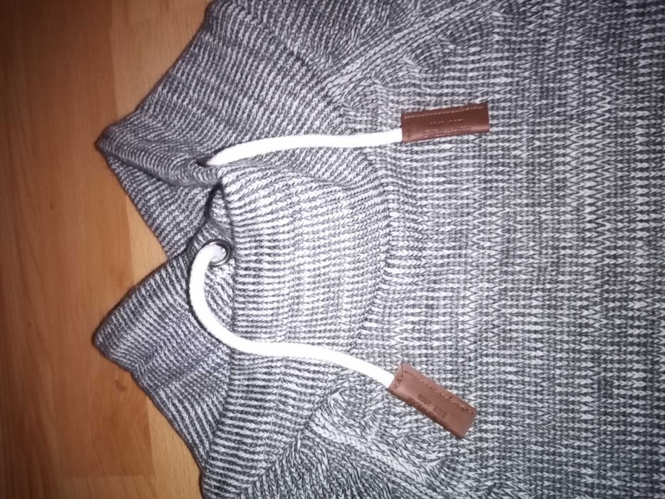 Stylowy, modny i elegancki sweter męski nowy bez metki - rozm. M