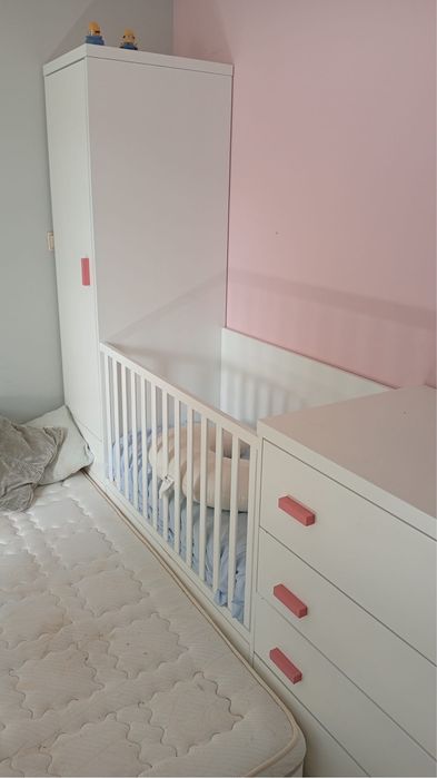 Jogo de quarto bebe menina semi-novo