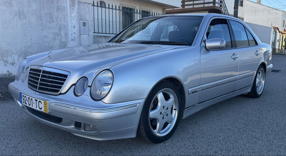 Mercedes-Benz E 220
