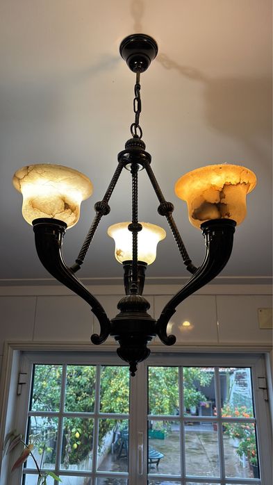 Candelabros/candeeiros de teto vintage em ferro fundido