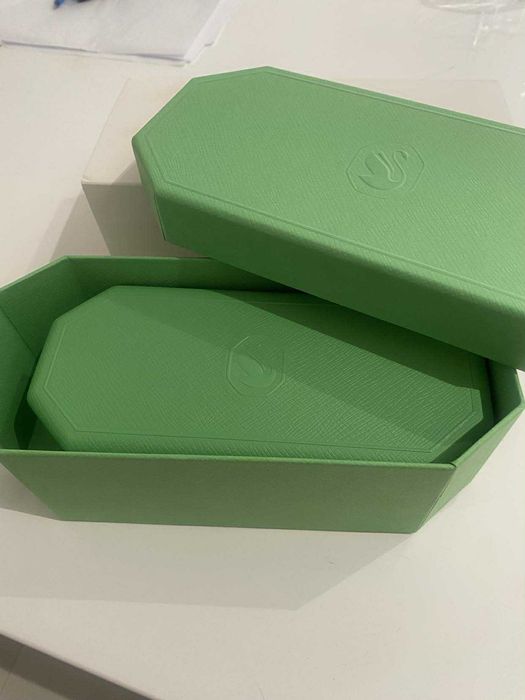 nowe oryginalne Okulary przeciwsłoneczne czarne Swarovski prostokątne