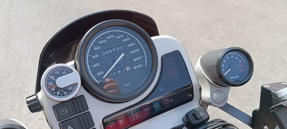 BMW r1100r clássica