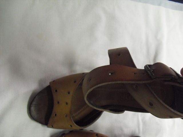 sandálias em pele - BAIXA DE PREÇO!