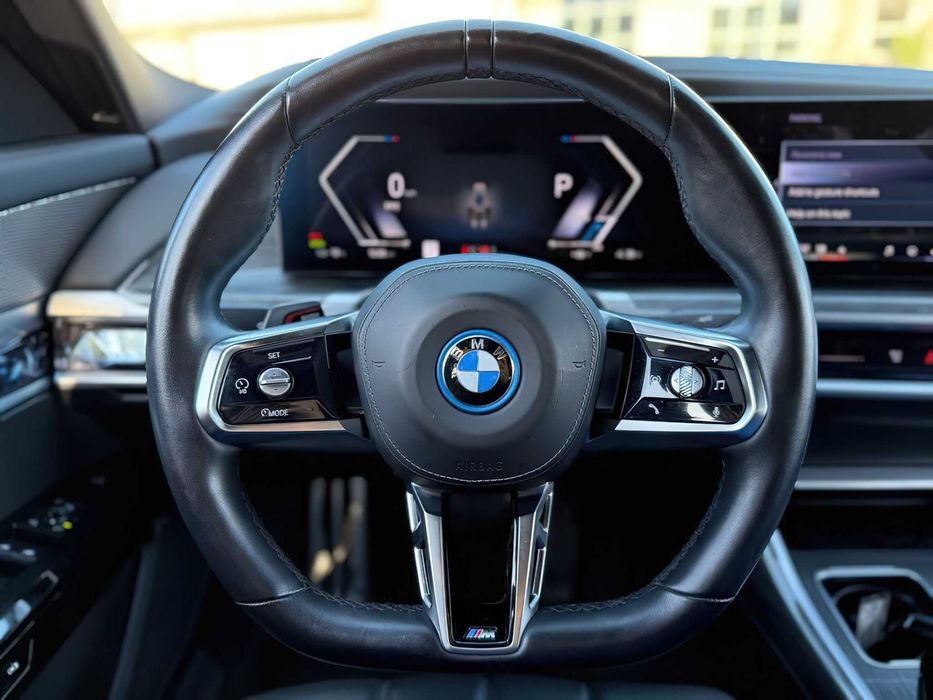 BMW i7      2023