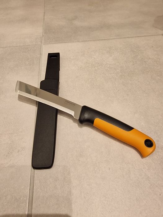 Nóż do zbiorów K82 X-series Fiskars
