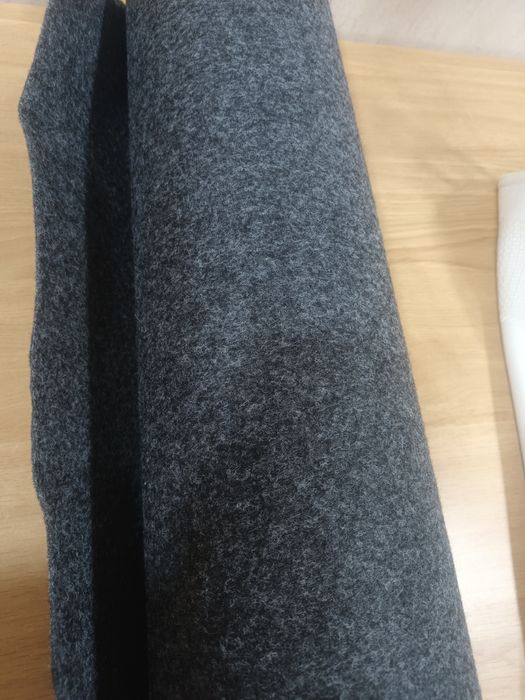 Feltro em cinzento escuro