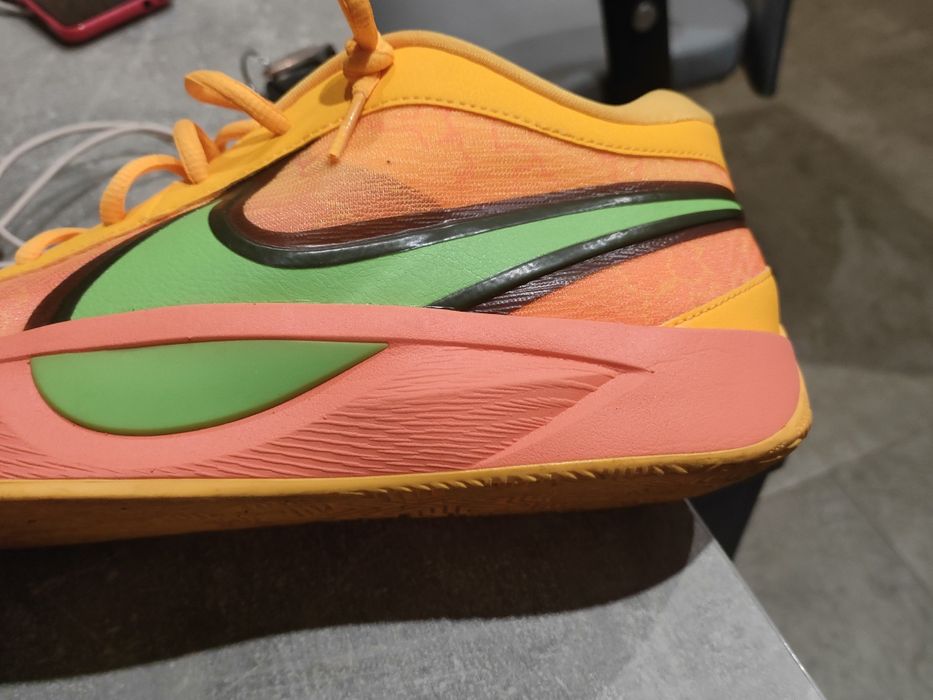 Buty NIKE raz na nogach